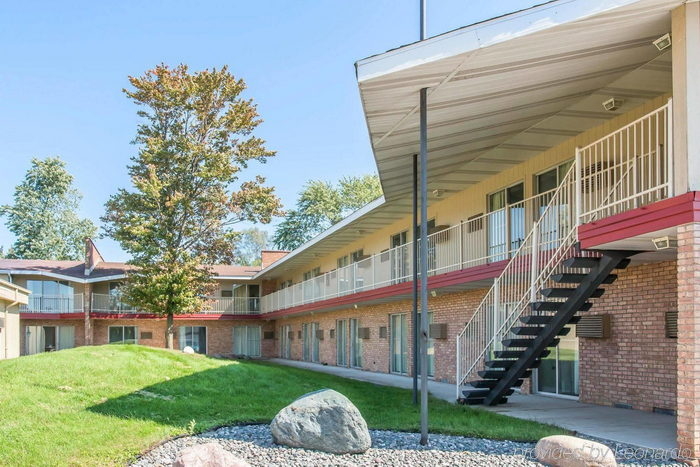 Midland Motor Inn (Executive House Motor Lodge) - Historical Web Site Listing (newer photo)